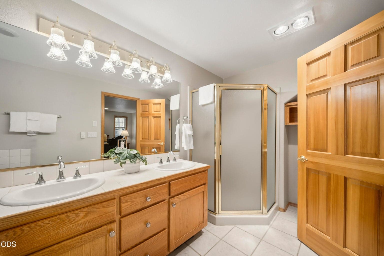 Photo of 17900 Red Cedar Lane 9 of 24