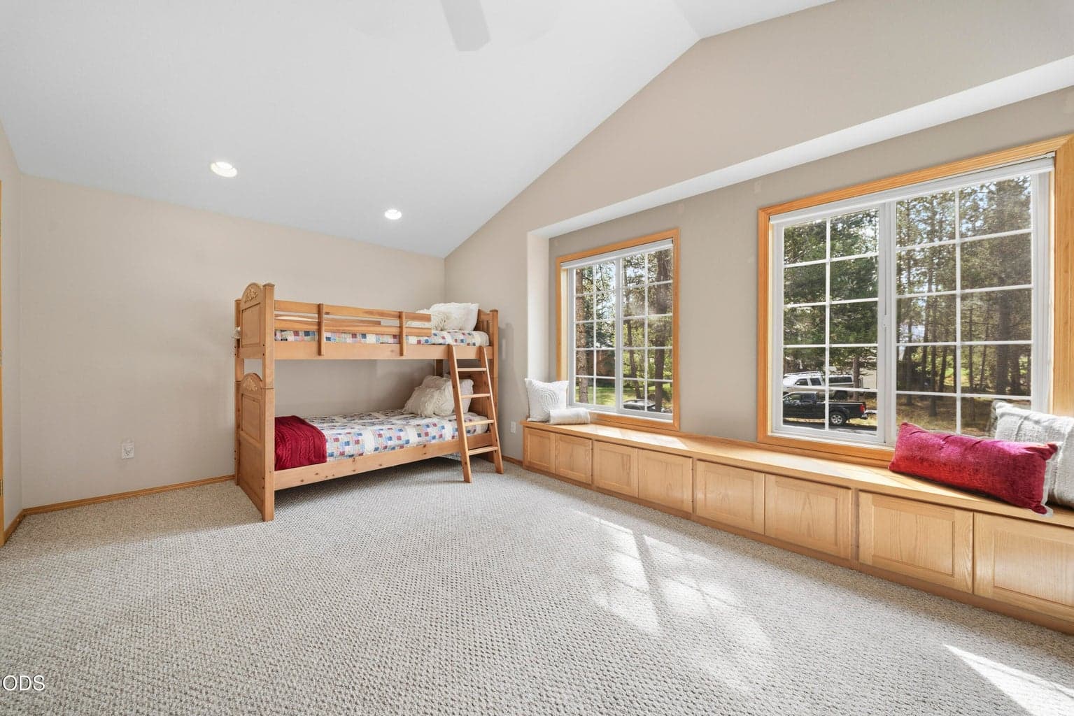 Photo of 17900 Red Cedar Lane 15 of 24