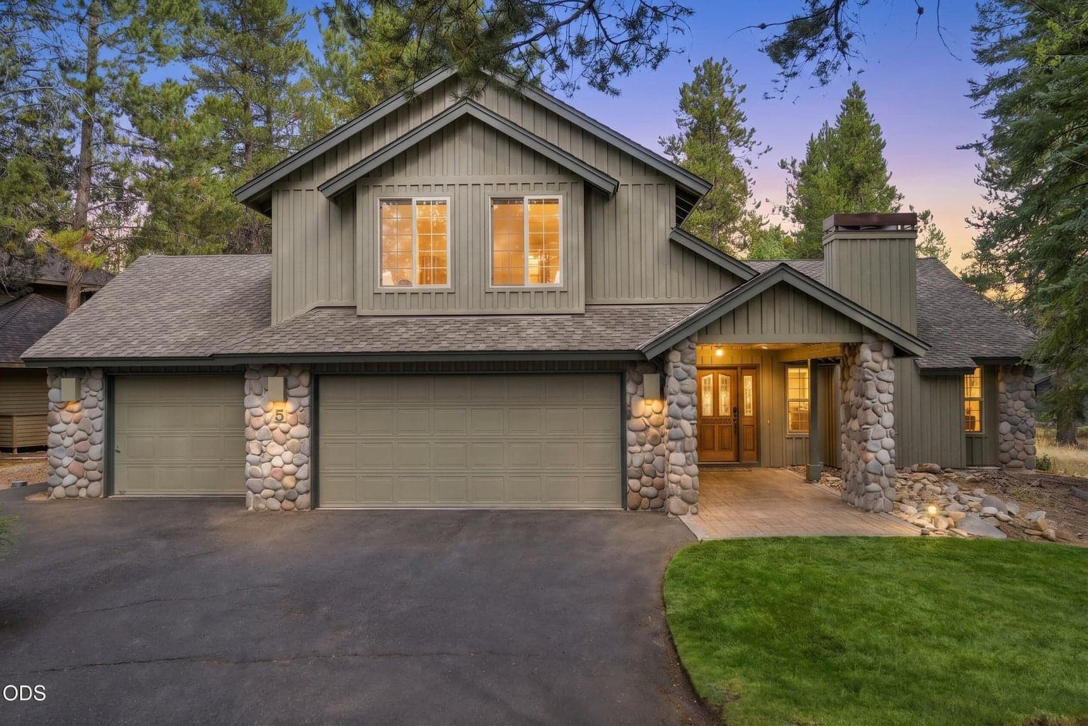Photo of 17900 Red Cedar Lane 1 of 24