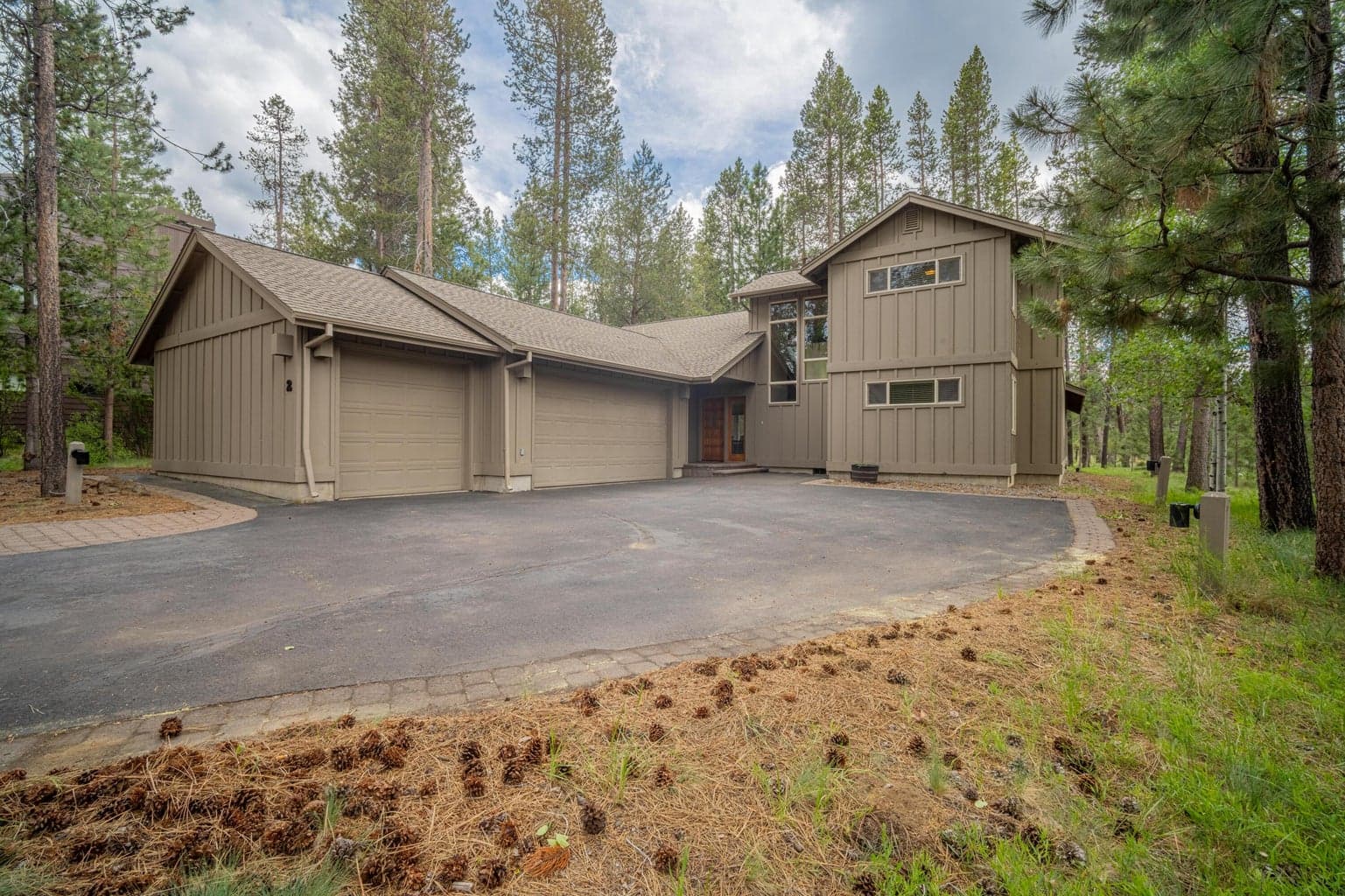 Photo of 57655 Aspen Lane 1 of 47