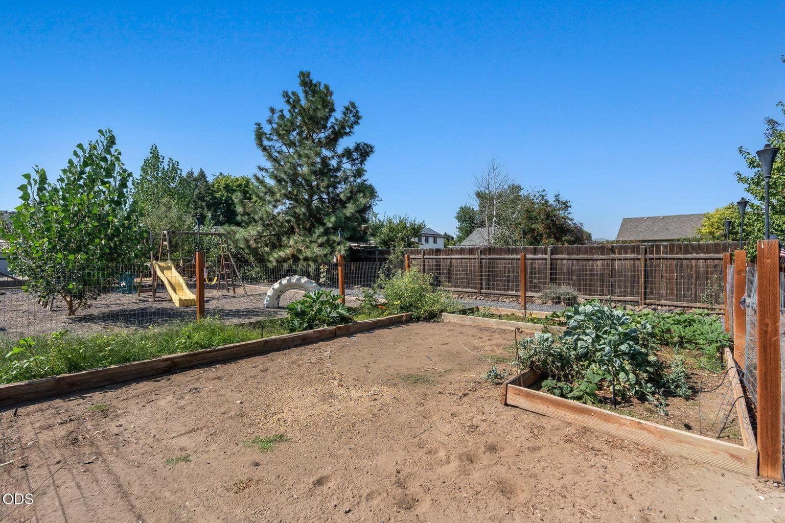 Photo of 3238 SW Lava Avenue 30 of 35