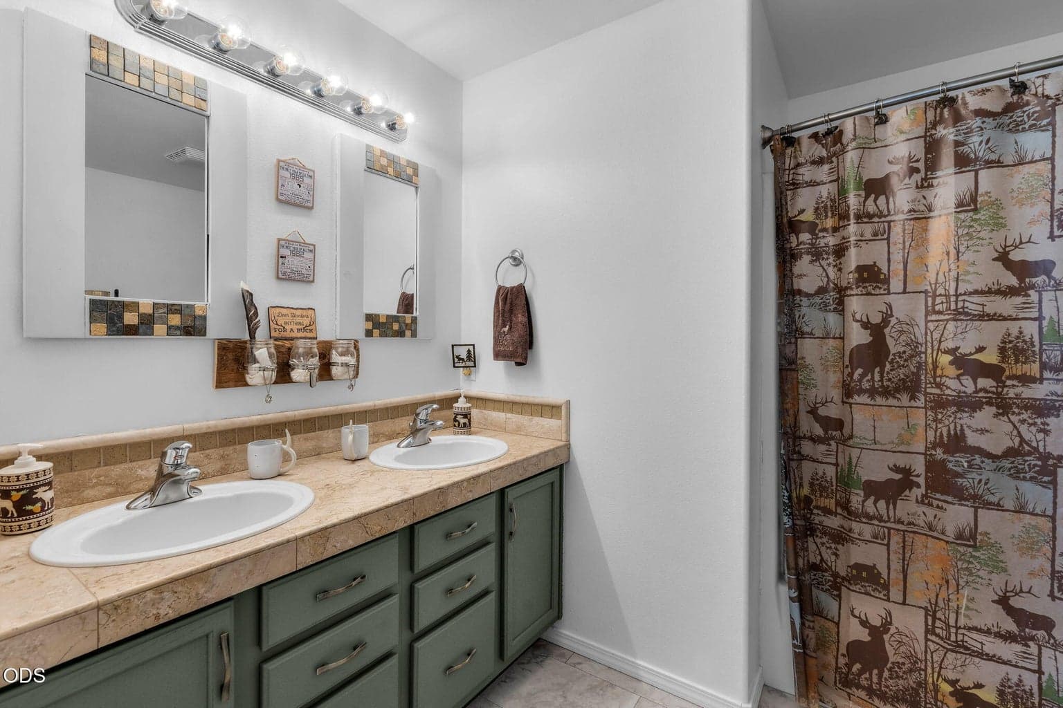 Photo of 3238 SW Lava Avenue 17 of 35