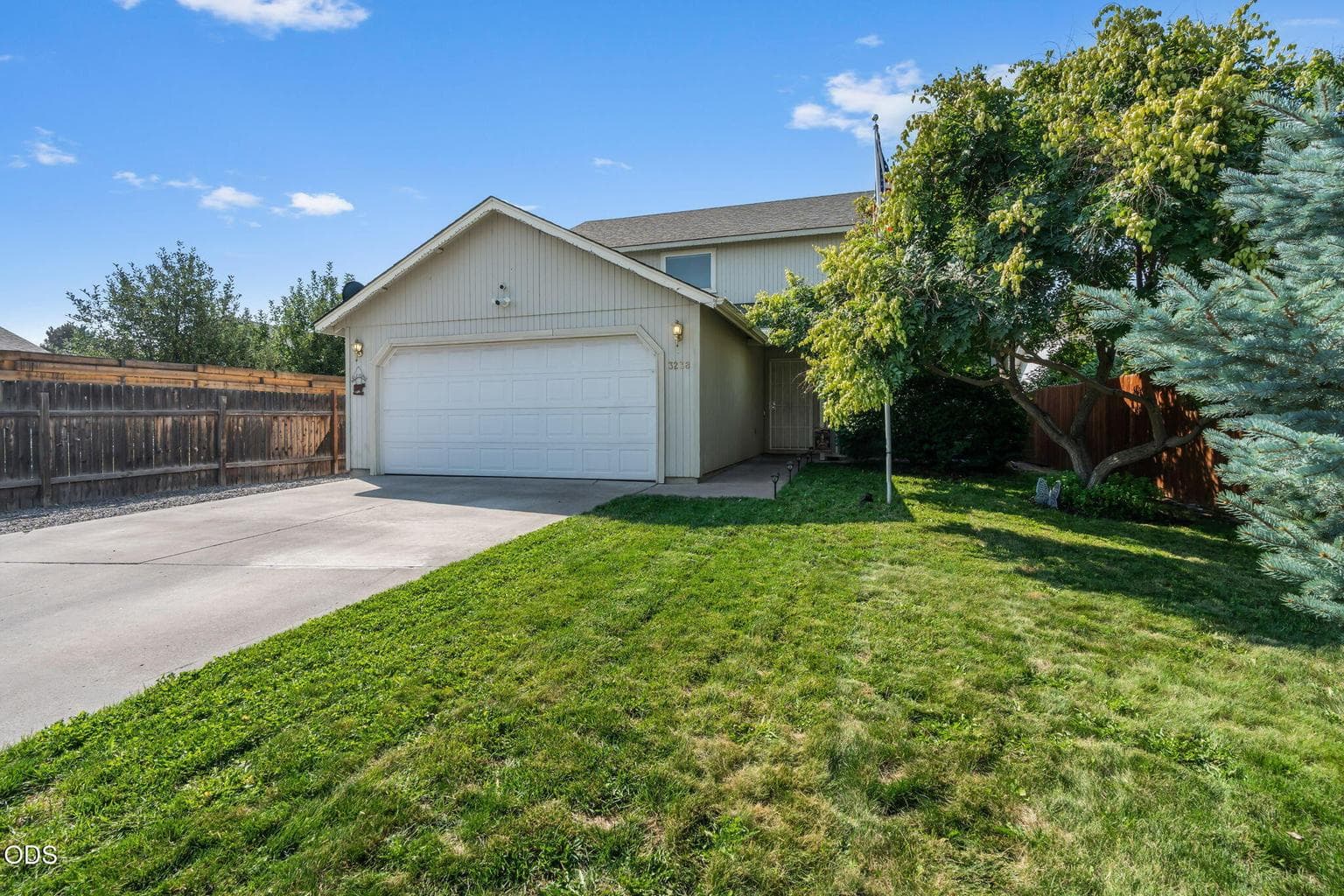 Photo of 3238 SW Lava Avenue 34 of 35