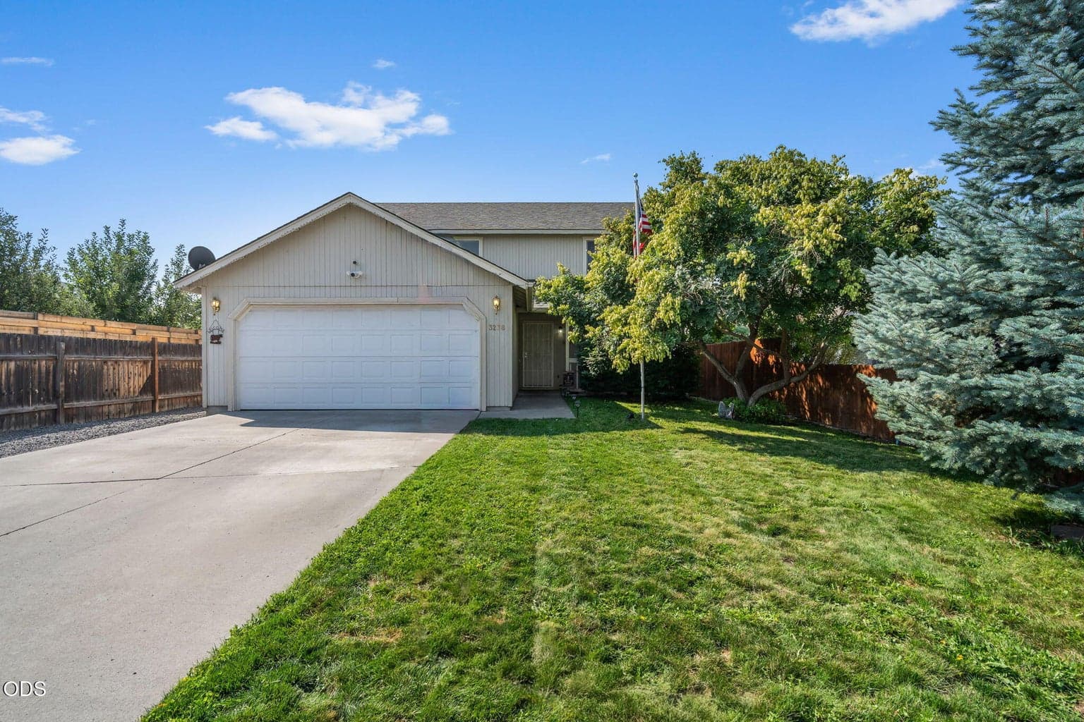 Photo of 3238 SW Lava Avenue 35 of 35
