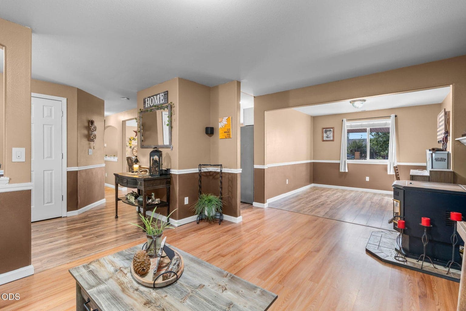 Photo of 3238 SW Lava Avenue 10 of 35