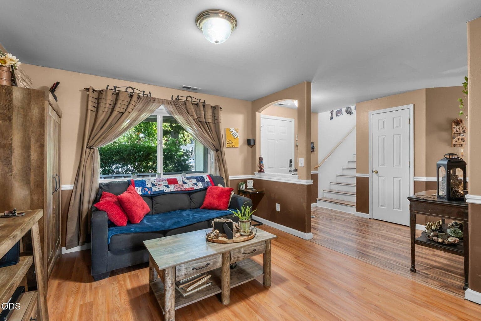 Photo of 3238 SW Lava Avenue 11 of 35