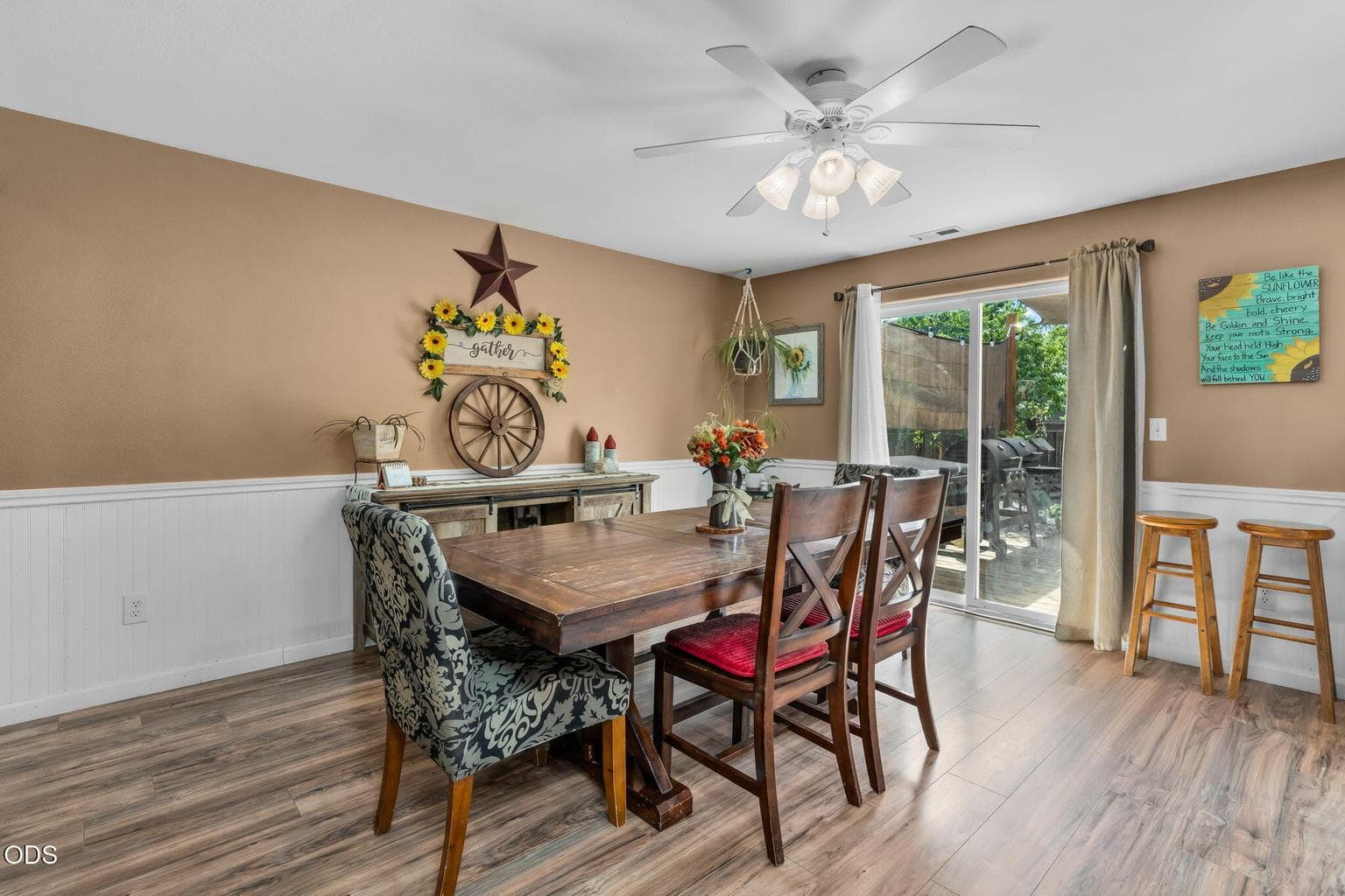 Photo of 3238 SW Lava Avenue 7 of 35