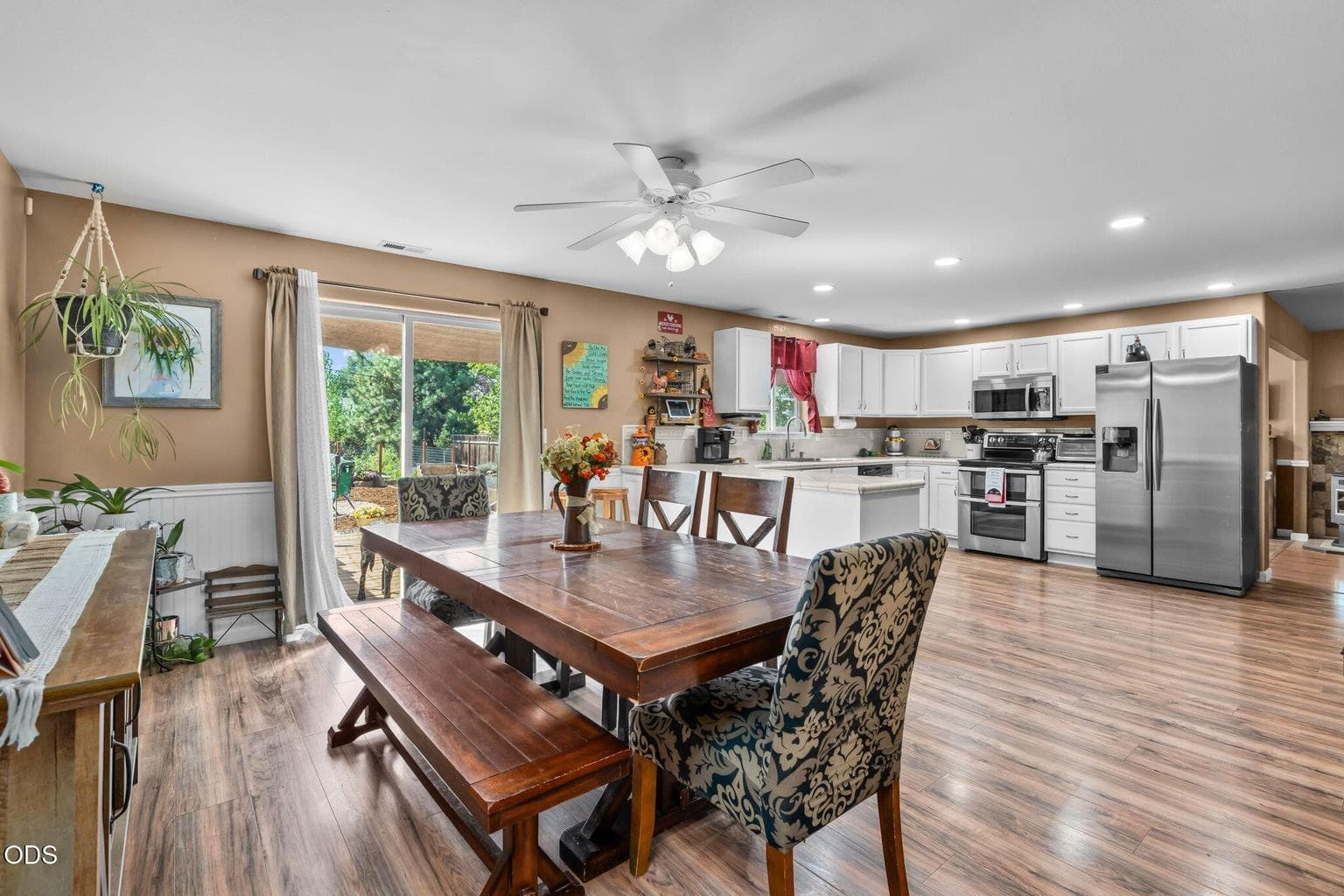 Photo of 3238 SW Lava Avenue 8 of 35