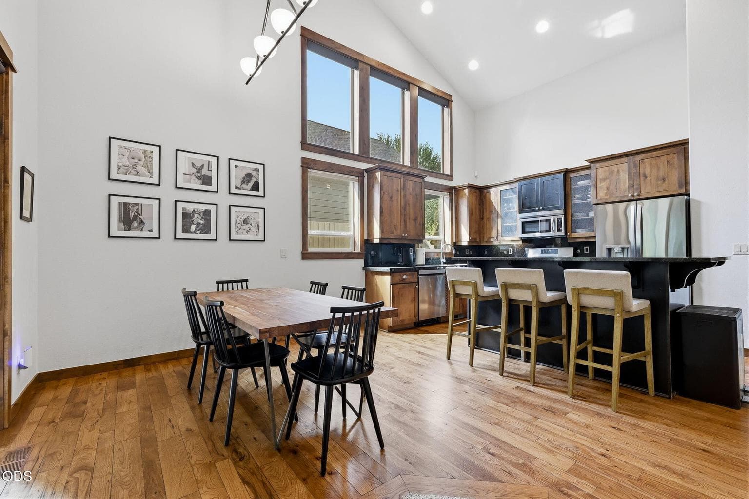 Photo of 60826 Whitney Place 11 of 54