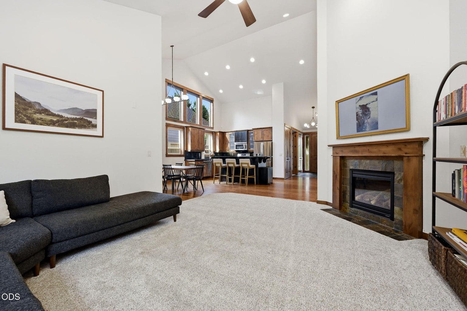Photo of 60826 Whitney Place 18 of 54