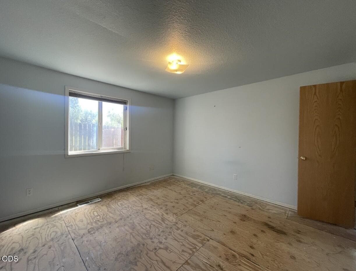 Photo of 2026 NE Hall Circle 17 of 35