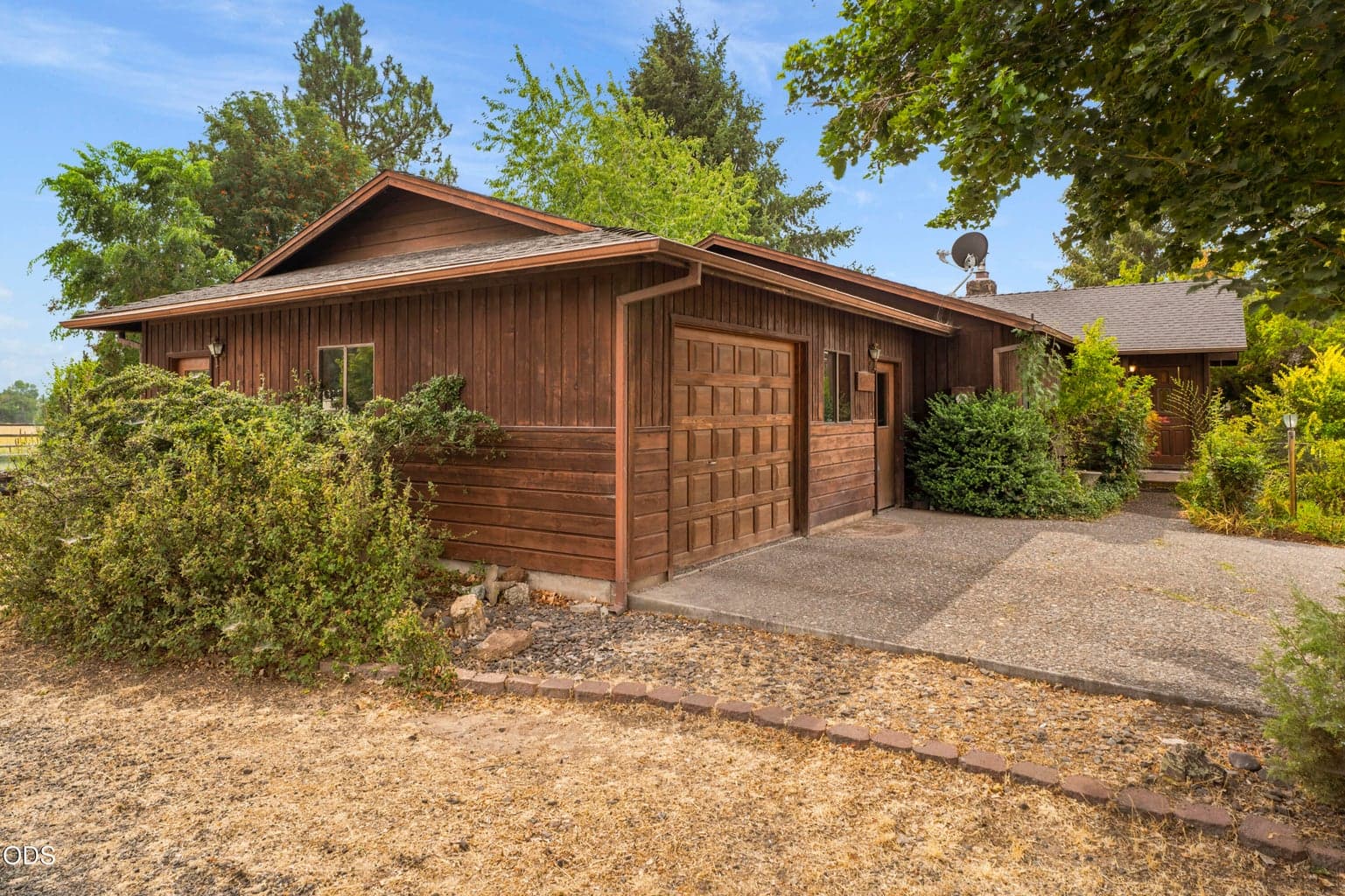 Photo of 566 NW Reata 1 of 35