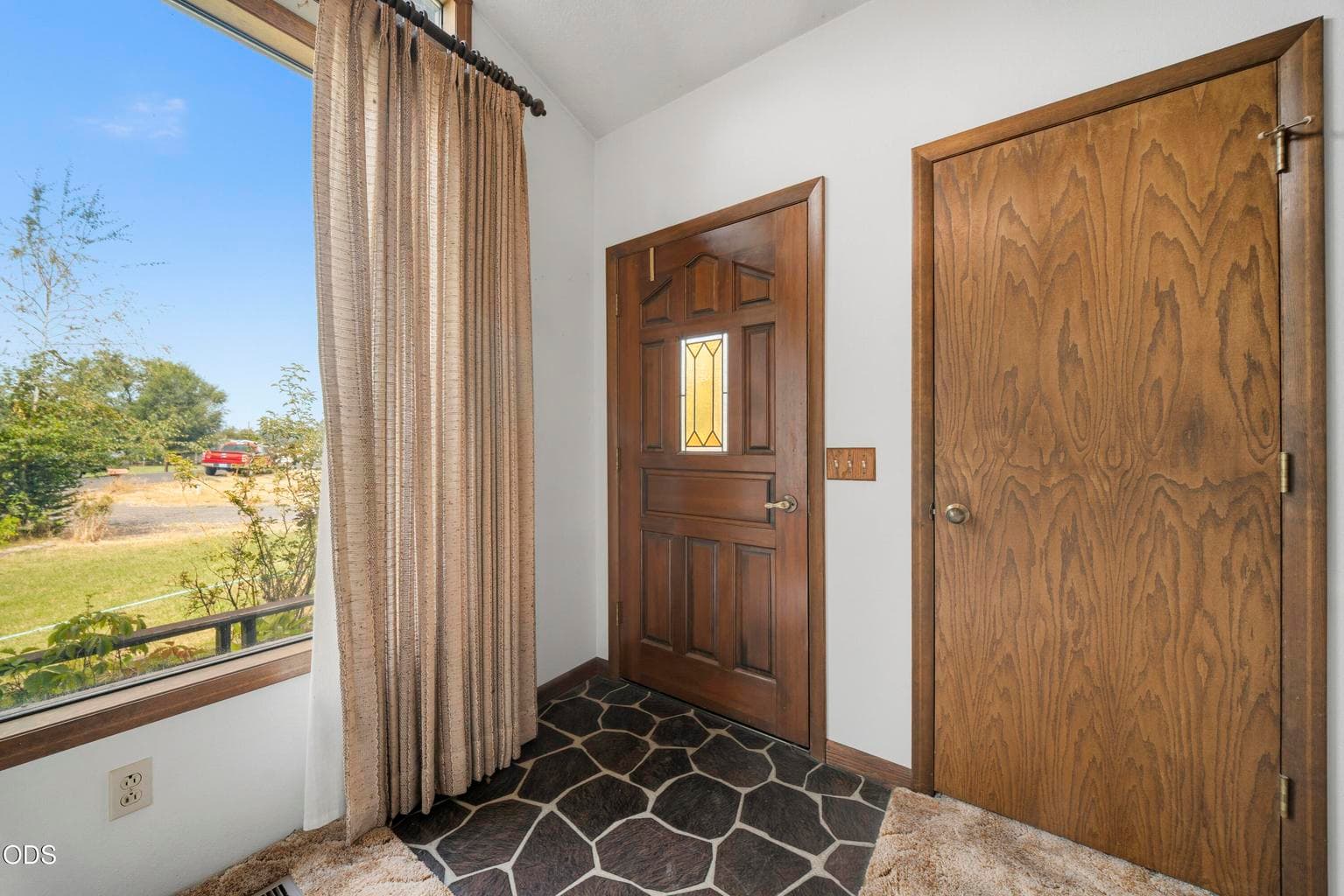 Photo of 566 NW Reata 5 of 35