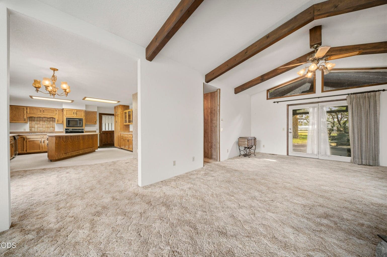 Photo of 566 NW Reata 8 of 35