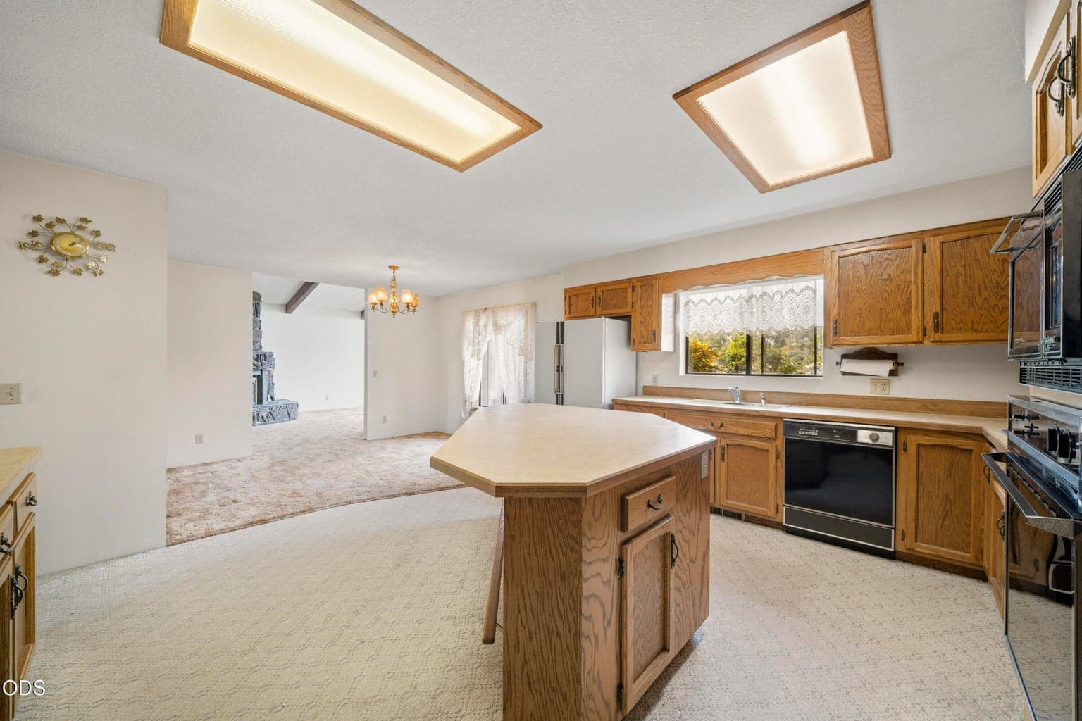Photo of 566 NW Reata 10 of 35