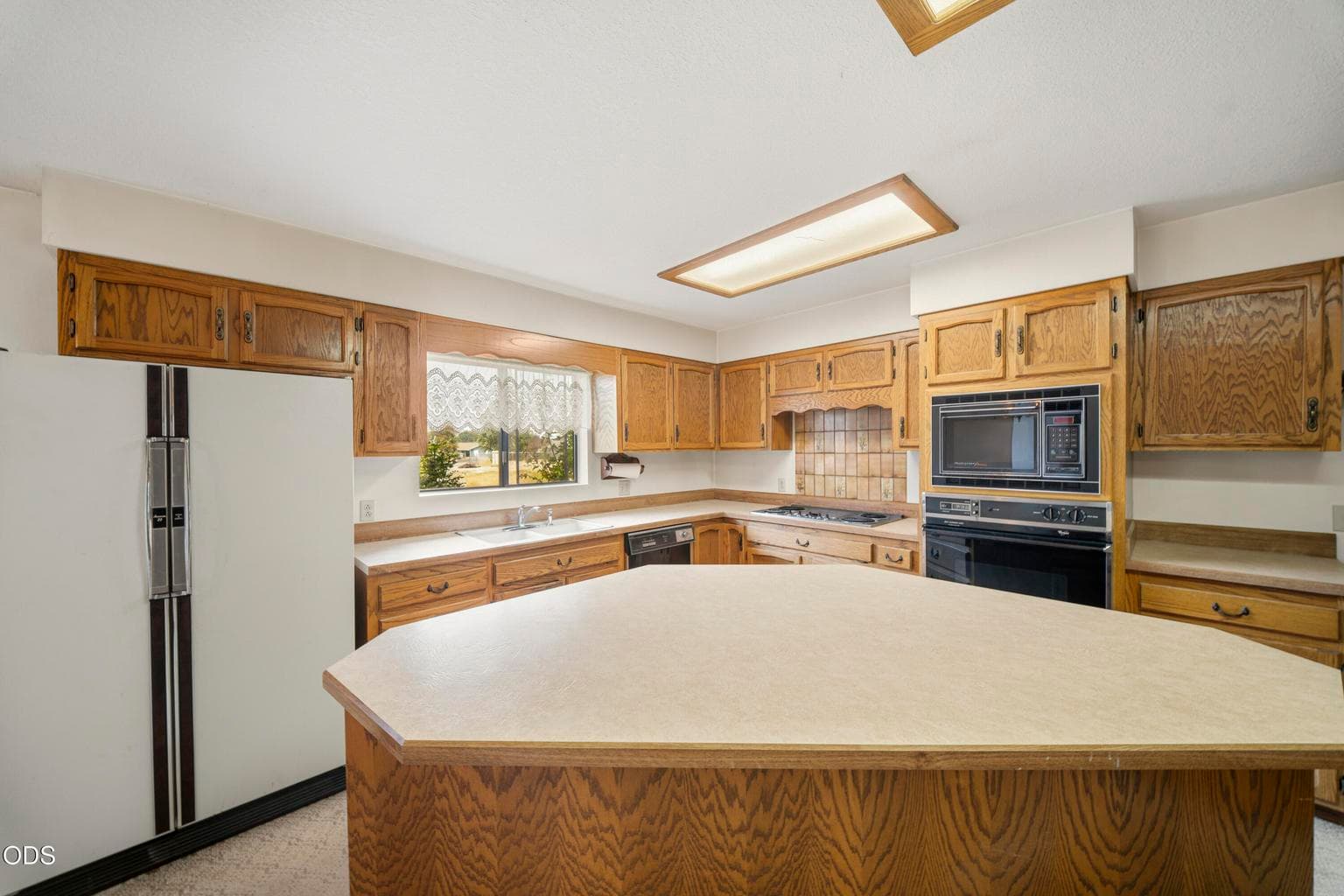 Photo of 566 NW Reata 11 of 35