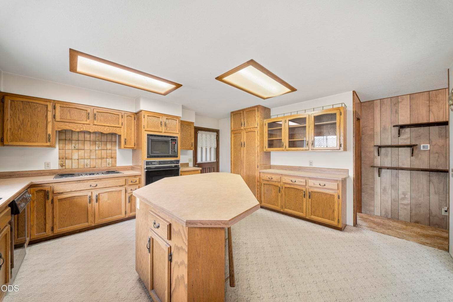 Photo of 566 NW Reata 13 of 35