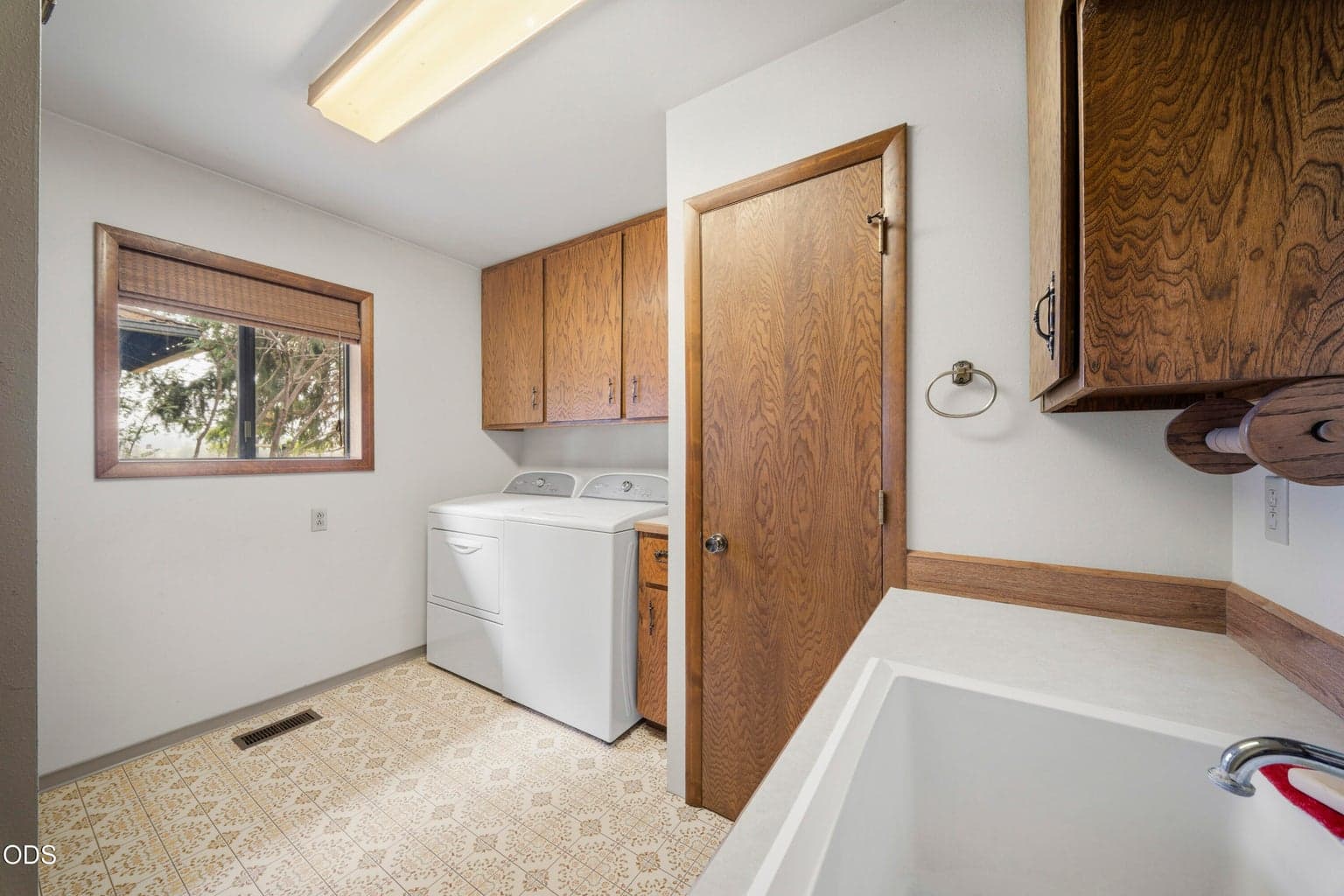 Photo of 566 NW Reata 16 of 35