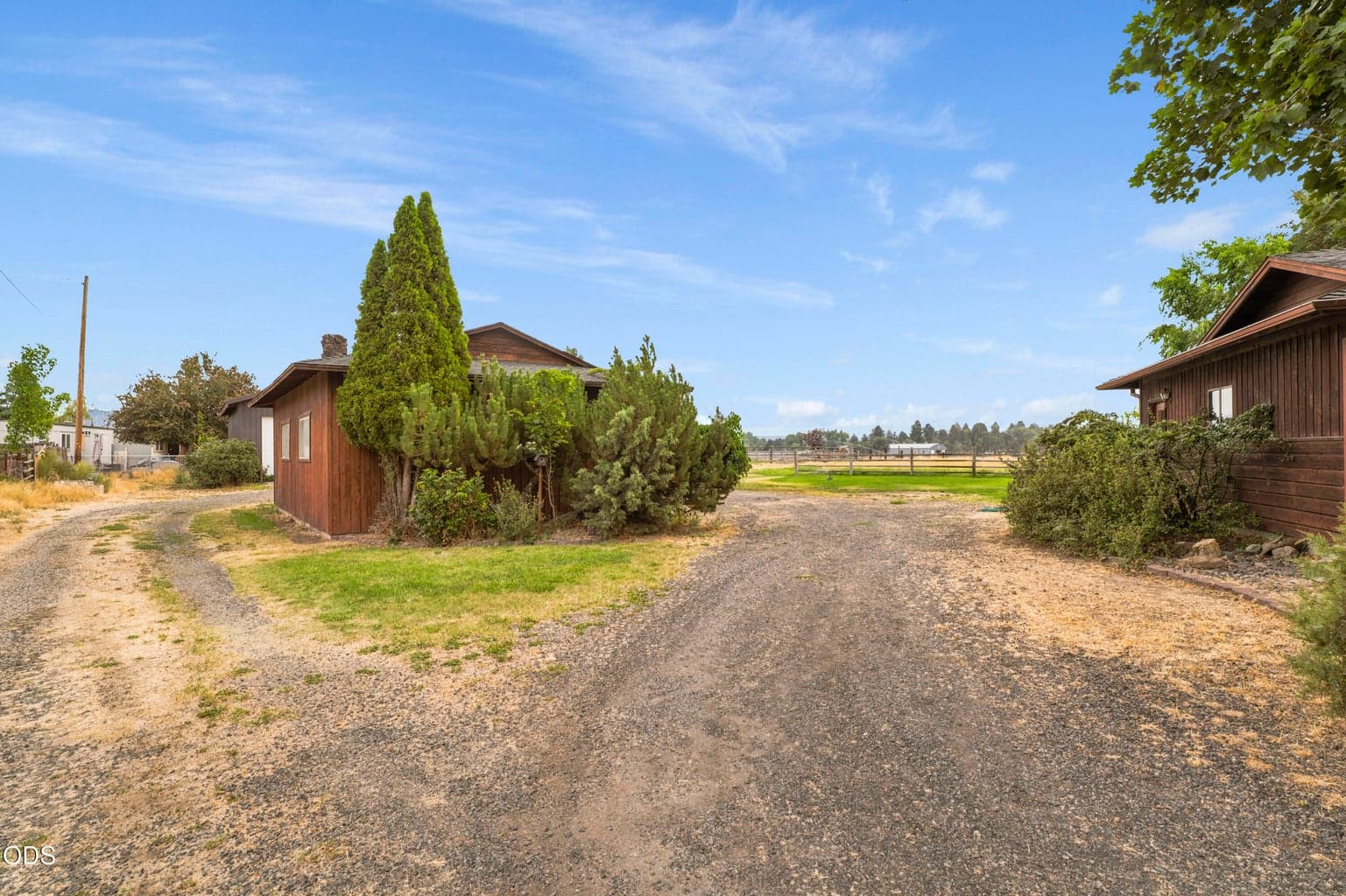 Photo of 566 NW Reata 31 of 35