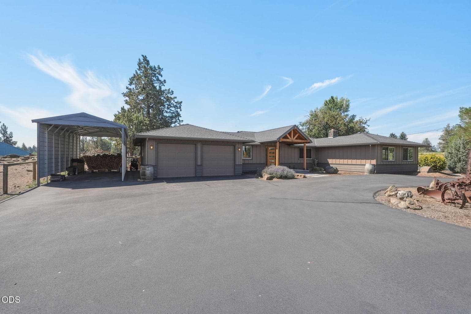 Photo of 21785 Coyote Drive 1 of 43