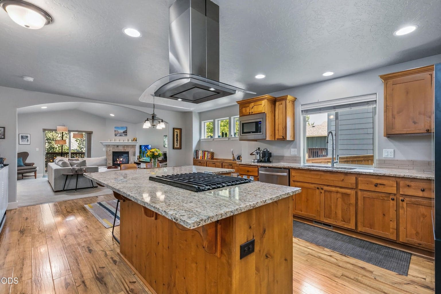 Photo of 2820 Aldrich Avenue 5 of 25