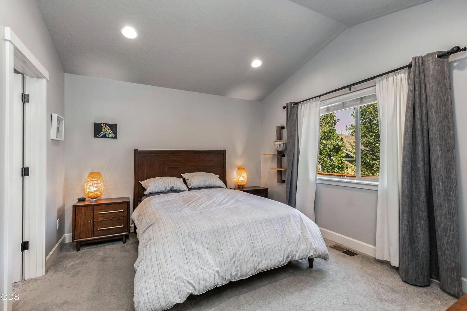 Photo of 2820 NE Aldrich Avenue 12 of 25