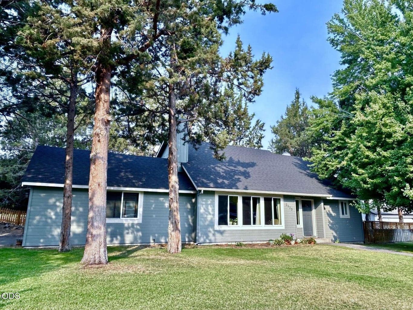 Photo of 2923 Deborah Court 1 of 15