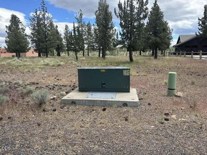 Photo of 17127 Mountain View Road 9 of 20
