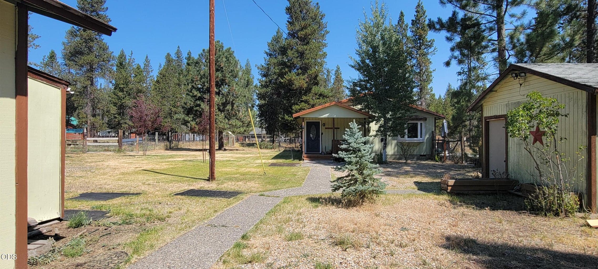 Photo of 16532 Fawn Court 1 of 32