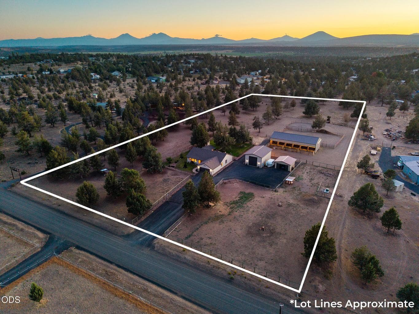 Photo of 13714 SW Chipmunk Road 9 of 44