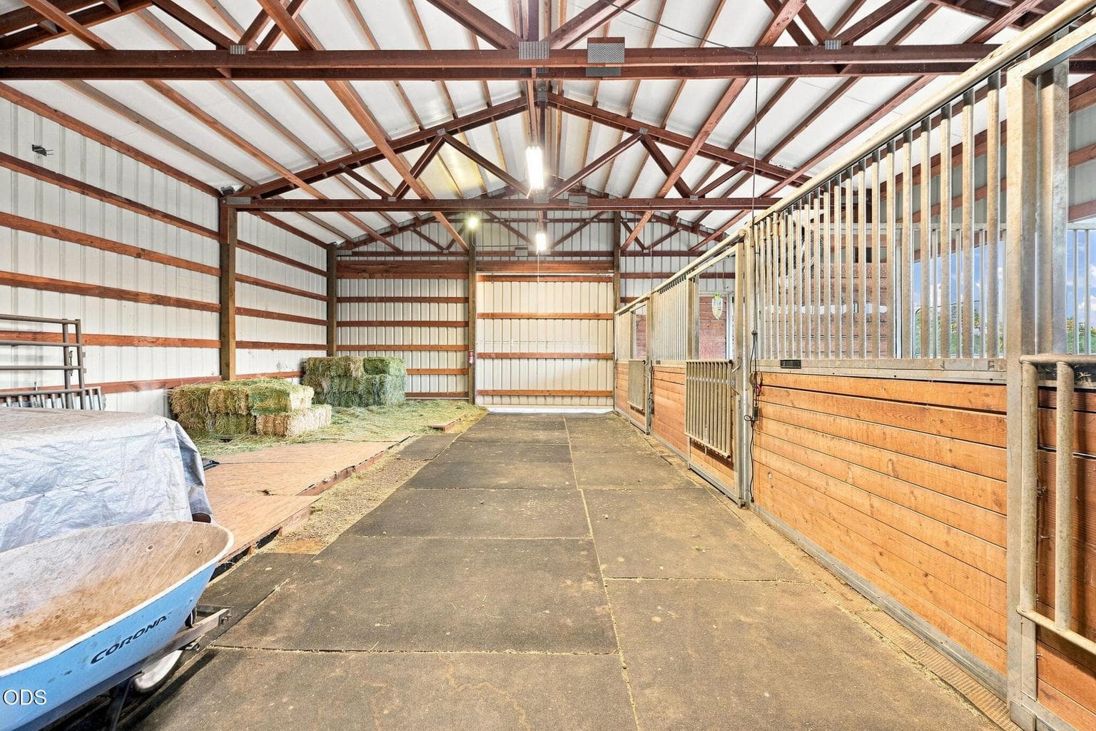 Photo of 13714 SW Chipmunk Road 32 of 44