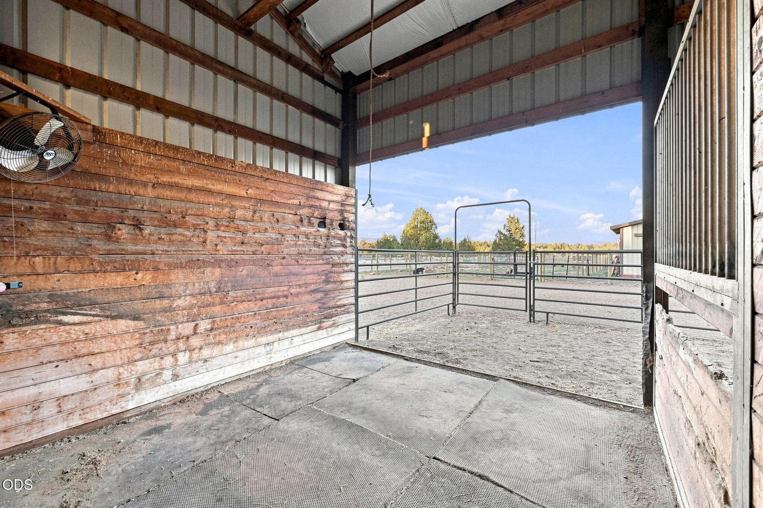 Photo of 13714 SW Chipmunk Road 34 of 44