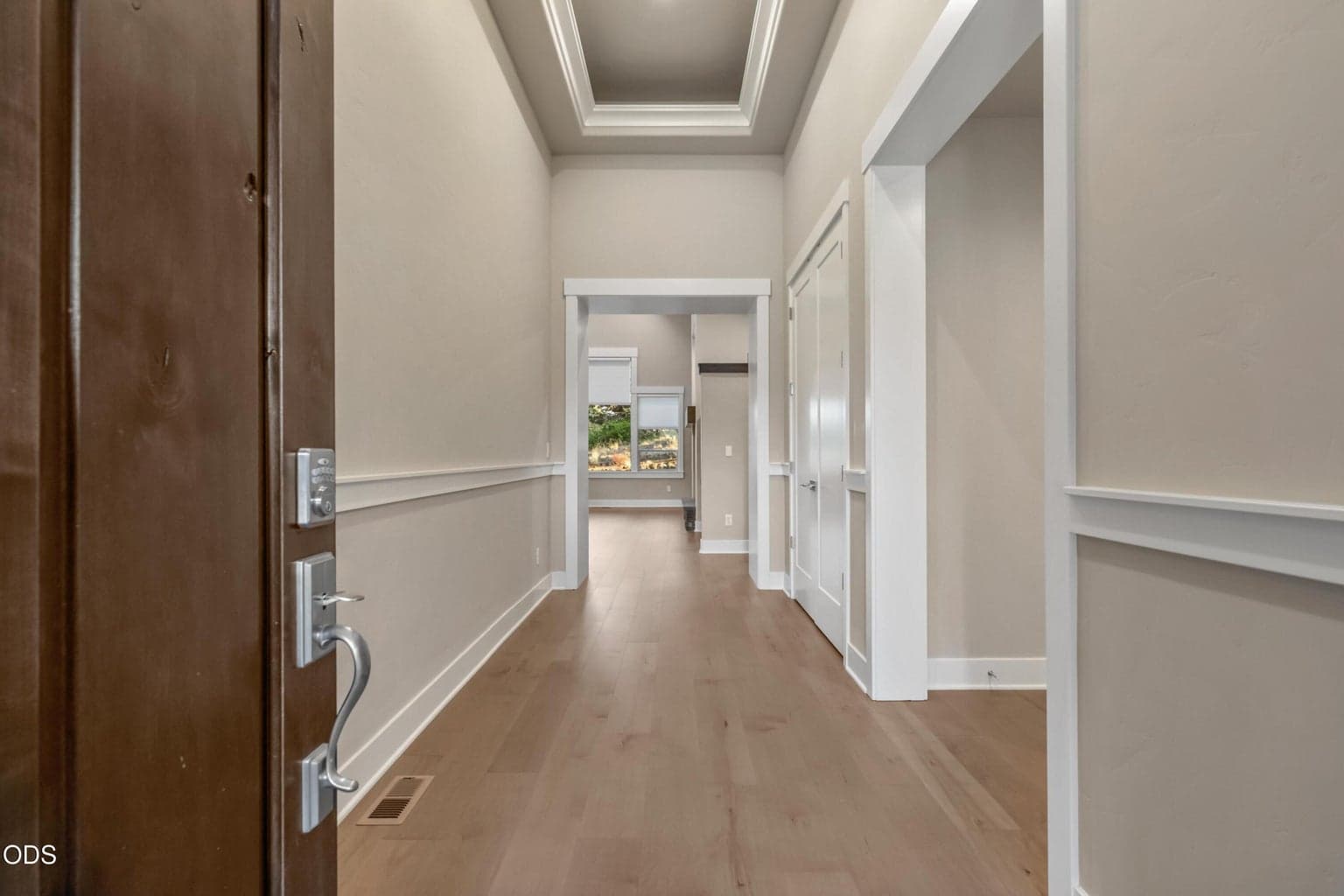 Photo of 2557 Pine Terrace Drive 3 of 47