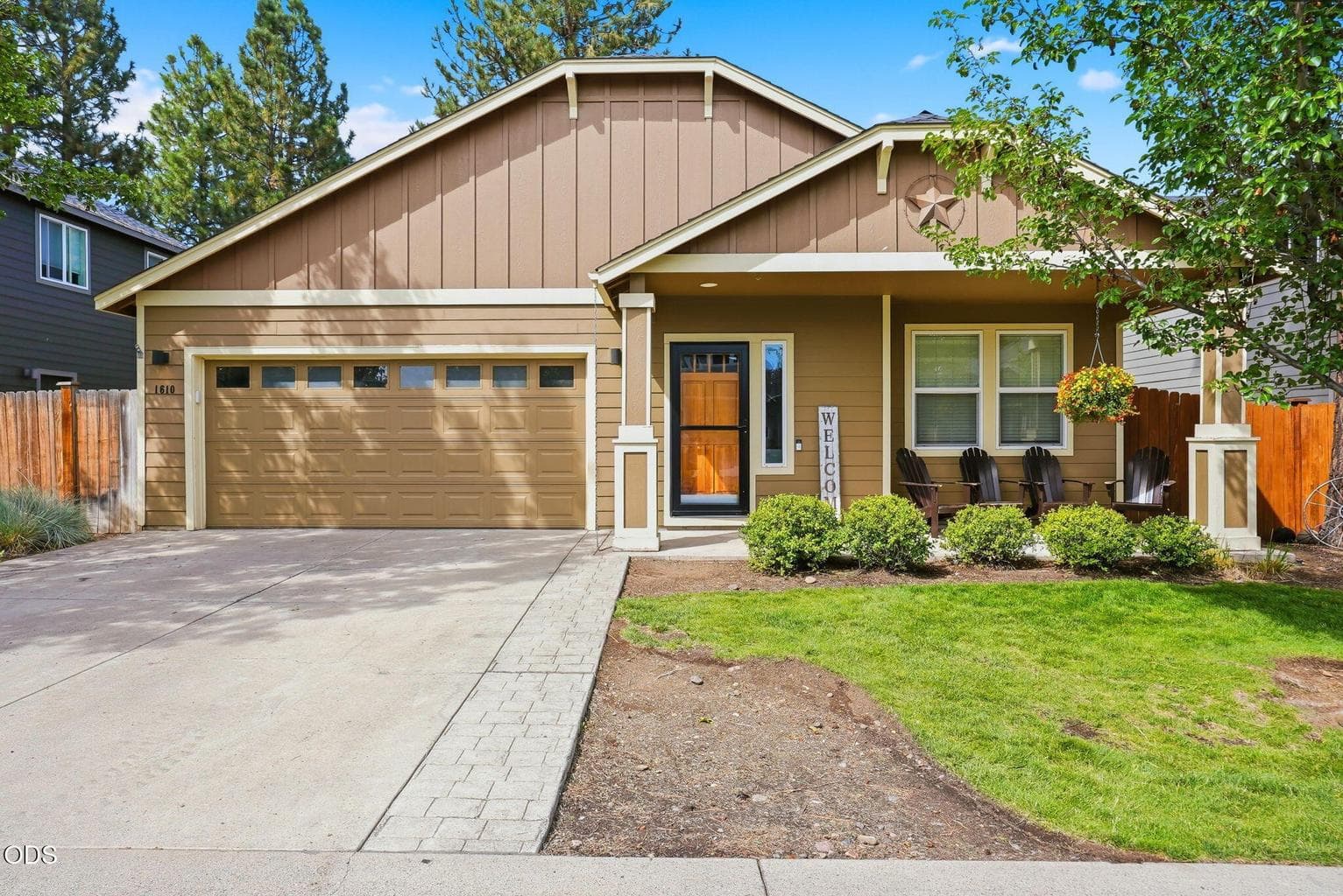 Photo of 1610 Carson Avenue 1 of 24