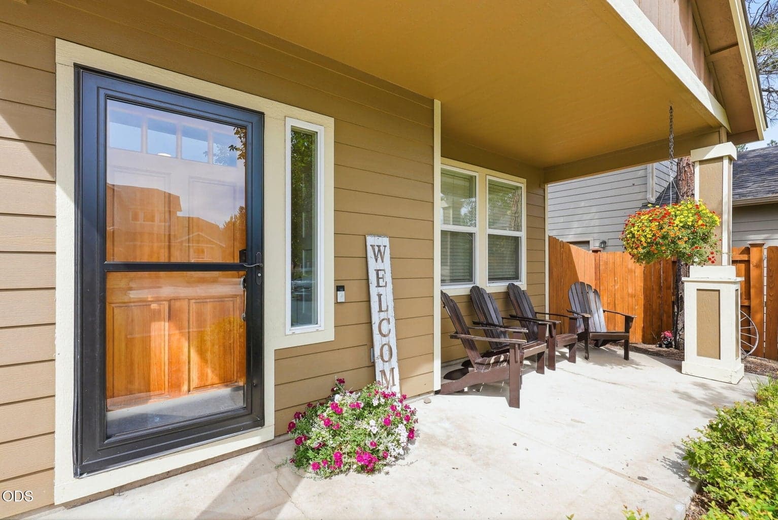 Photo of 1610 Carson Avenue 2 of 24