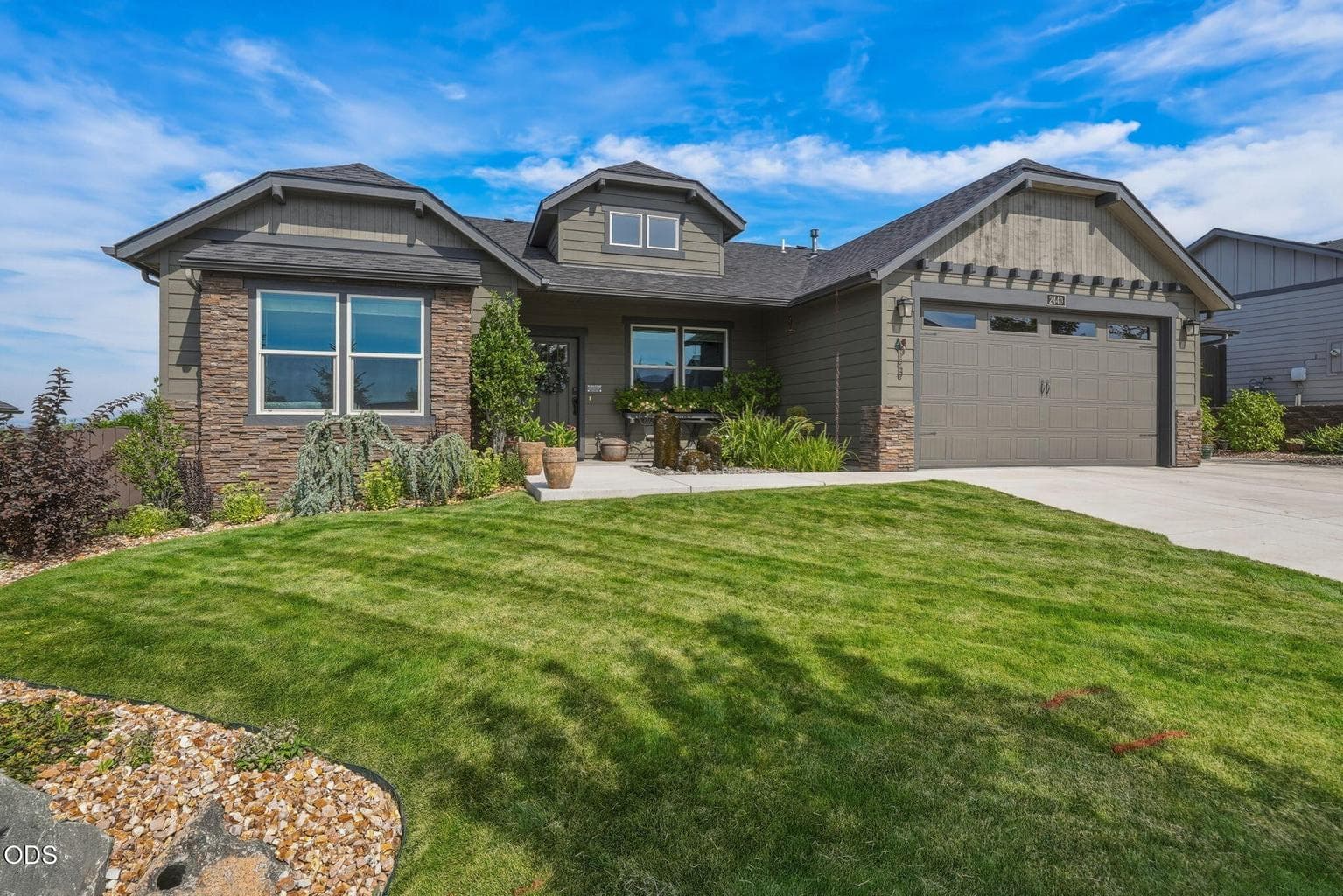 Photo of 2440 SW 43rd Place 1 of 55