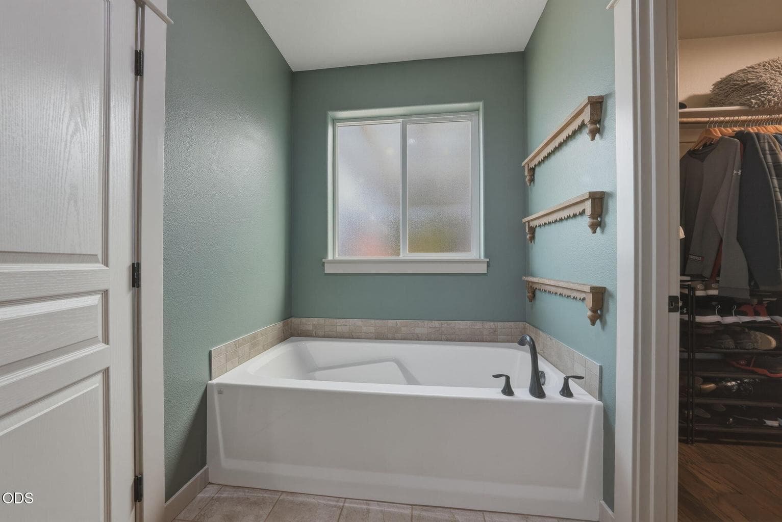 Photo of 2440 SW 43rd Place 25 of 55