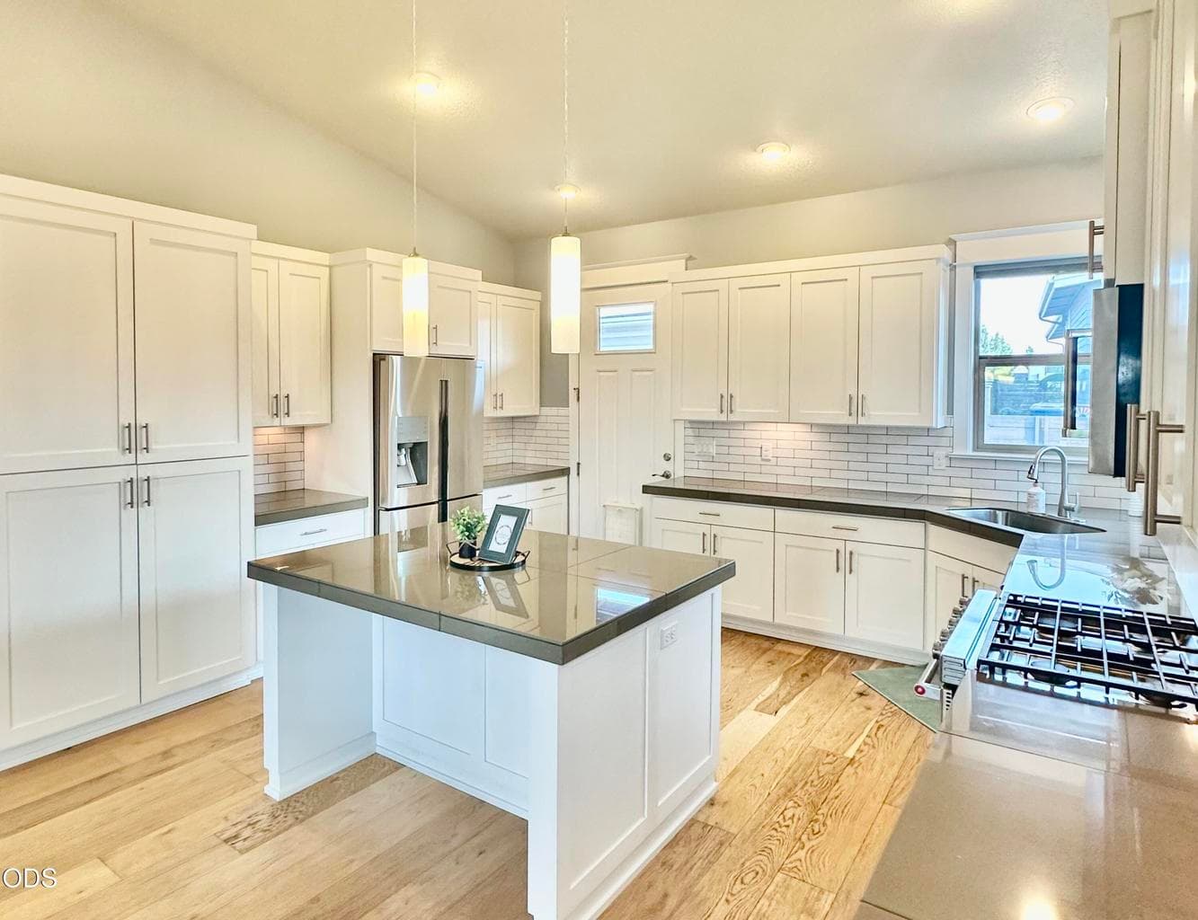 Photo of 20637 SE Cougar Peak Drive 7 of 25