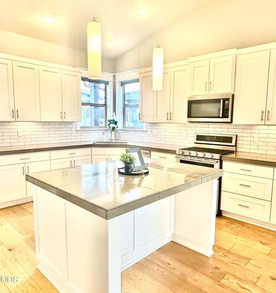 Photo of 20637 SE Cougar Peak Drive 18 of 25