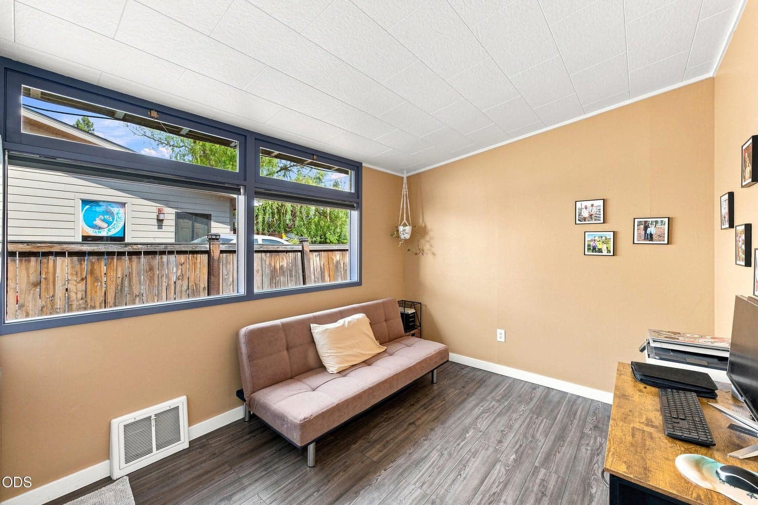 Photo of 655 NW Canyon Drive 24 of 48