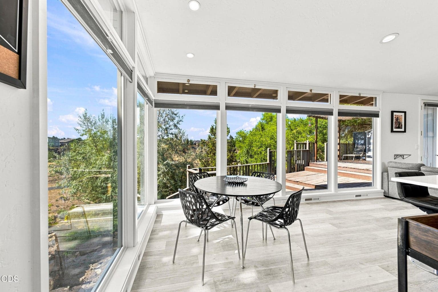 Photo of 655 NW Canyon Drive 4 of 48