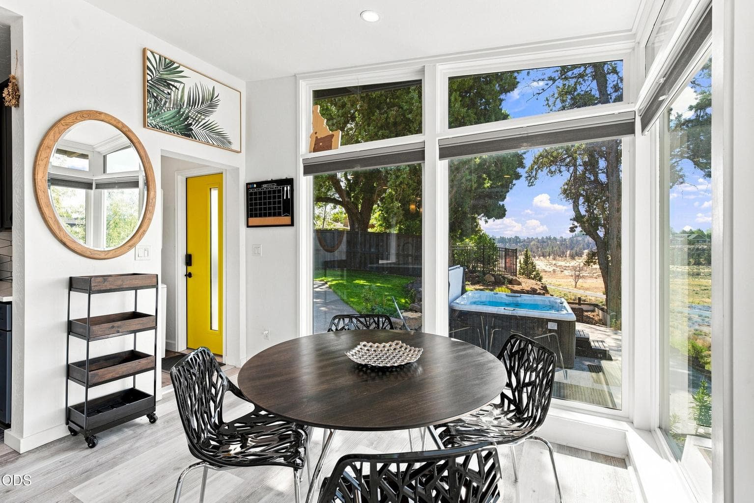 Photo of 655 NW Canyon Drive 5 of 48