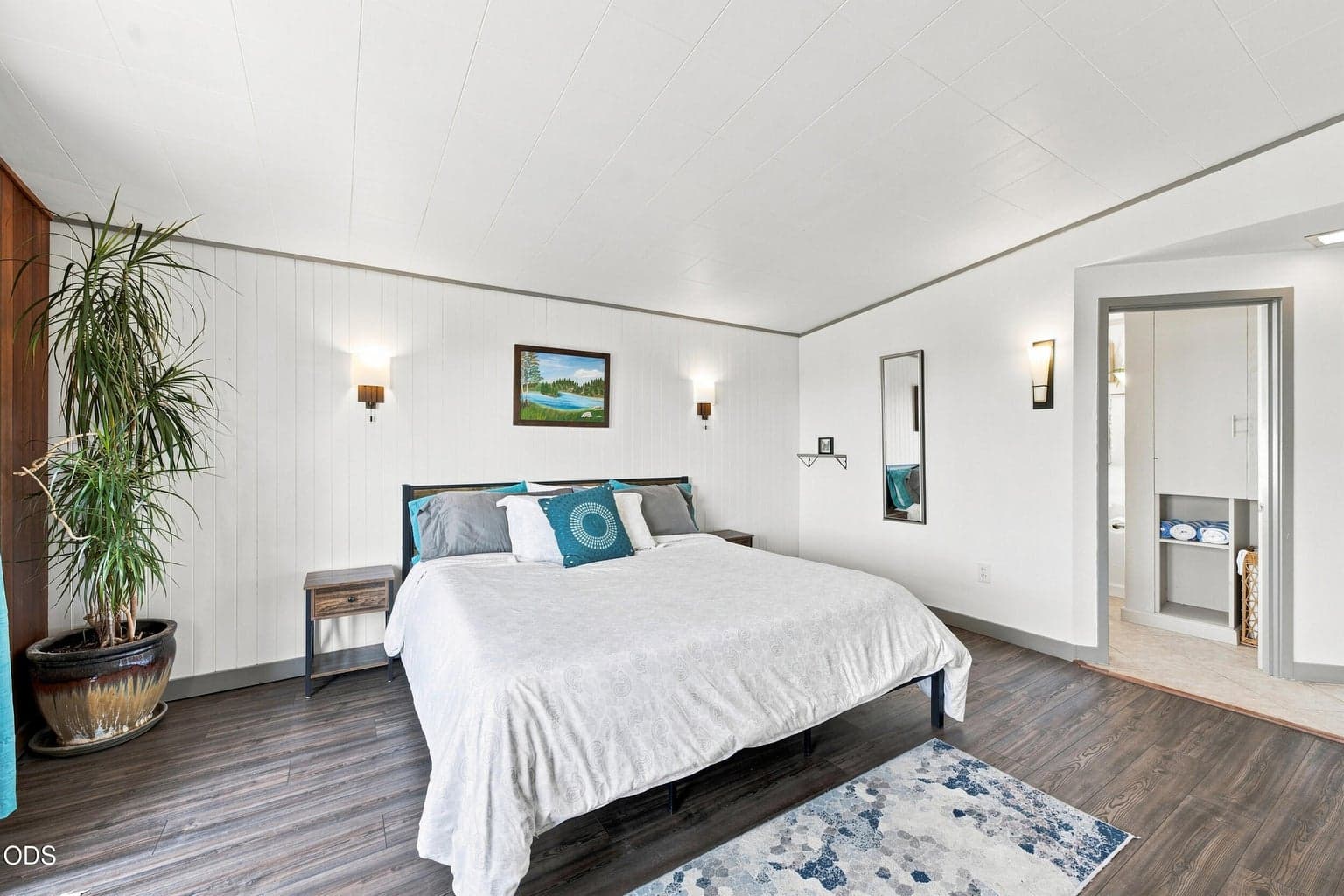 Photo of 655 NW Canyon Drive 15 of 48