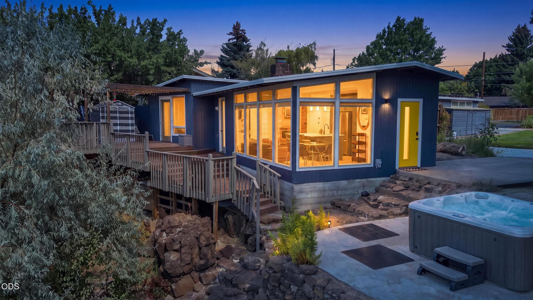 Photo of 655 NW Canyon Drive 1 of 48