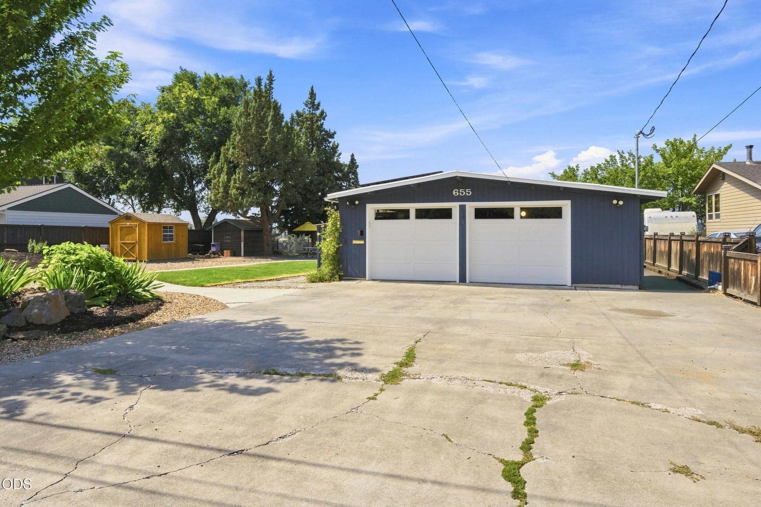 Photo of 655 NW Canyon Drive 29 of 48