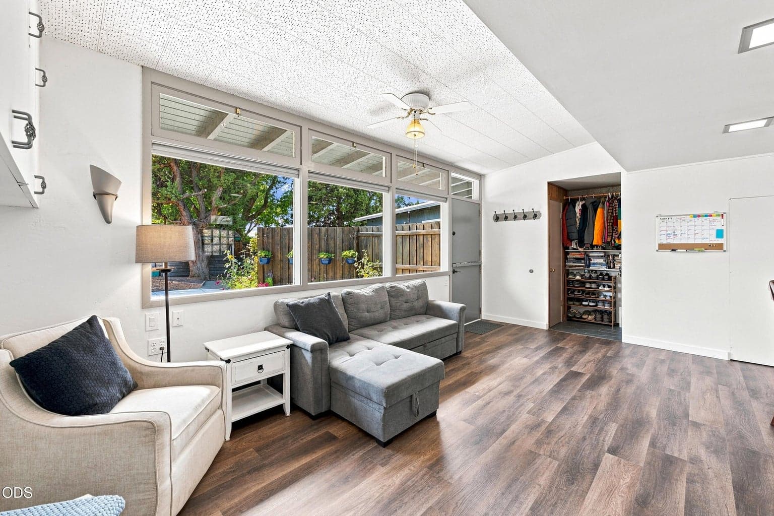 Photo of 655 NW Canyon Drive 18 of 48