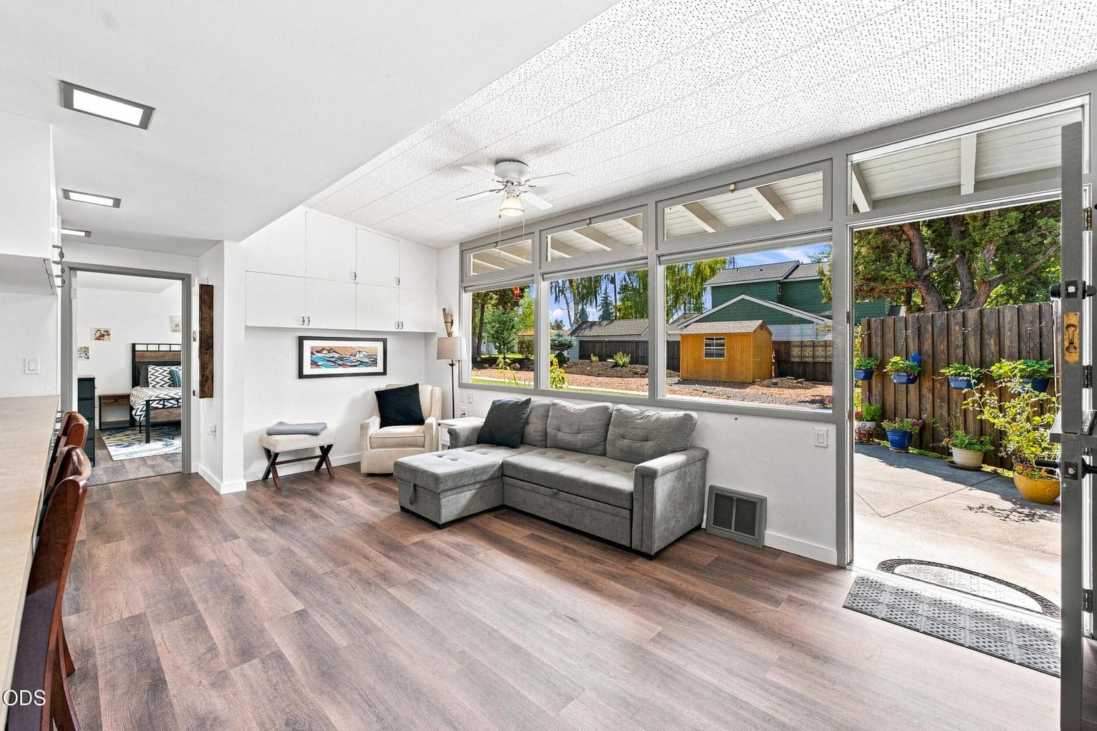 Photo of 655 NW Canyon Drive 17 of 48