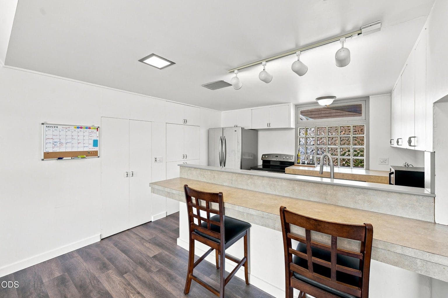 Photo of 655 NW Canyon Drive 22 of 48