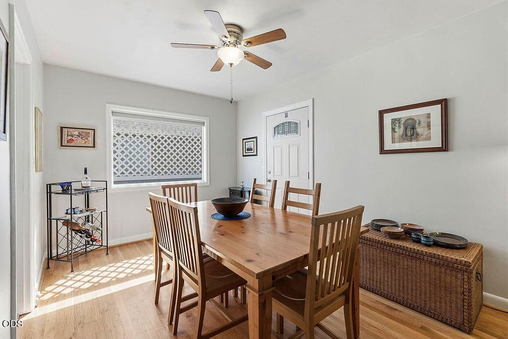 Photo of 598 NE Ochoco Avenue 15 of 37