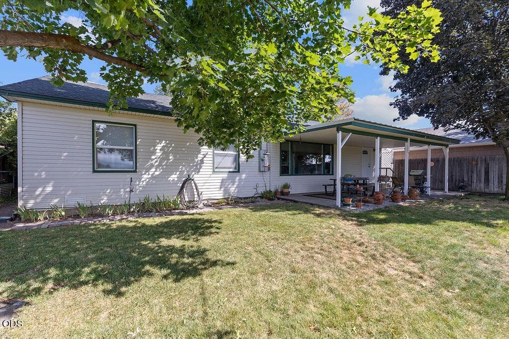 Photo of 598 NE Ochoco Avenue 27 of 37